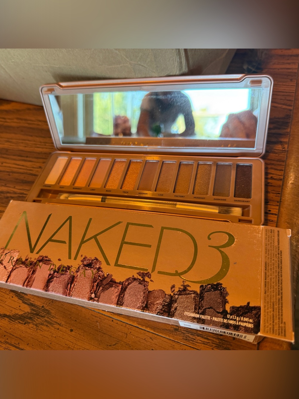 Urban Decay Eyeshadow Palette in Rose, Copper, Champagne & Brown Tones